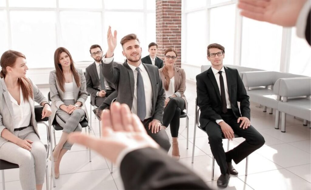 Nuestros estudiantes siempre están participando activamente en clase.
